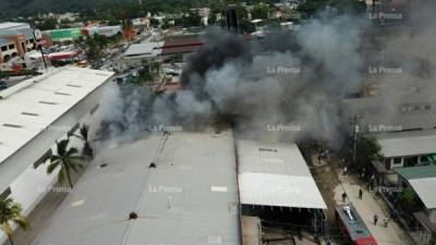 El incendio consumió más del 40% de la fábrica procesadora.