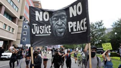 La muerte de George Floyd a manos de la Policía norteamericana ha desatado protestas masivas en los Estados Unidos.