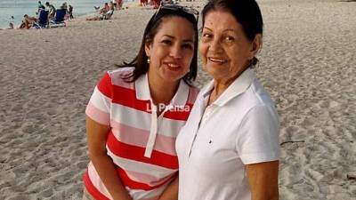 La ingeniera Ana Besy Adriano y su mamá Mirna Elizabeth de Adriano.