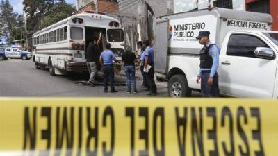 El cadáver del hombre quedó dentro de la unidad.