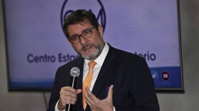 En la imagen, el jefe de la misión de la Organización Internacional para las Migraciones (OIM) para El Salvador, Guatemala y Honduras, Jorge Peraza.