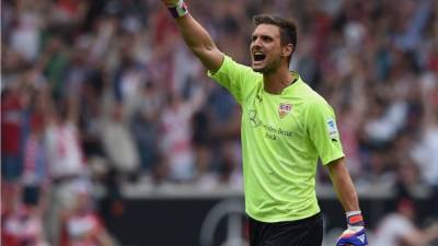 El arquero de 26 años ha firmado por cuatro temporadas.