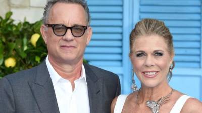 Tom Hanks y Rita Wilson cumplen con la cuarentena obligada después de dar positivo para Covid-19 en Australia.