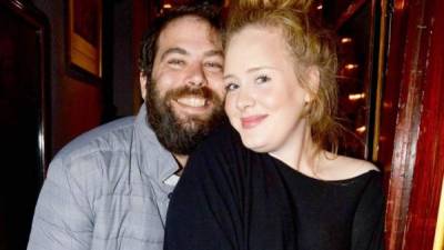 Adele y Simon Konecki se separan tras tres años de matrimonio.
