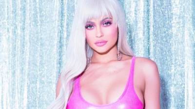 La empresaria llegó acompañada por su madre, Kris Jenner.