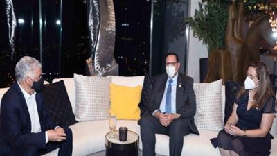 El canciller hondureño se reunió con su homólogo saliente de República Dominicana, Miguel Vargas, y con la ministra de Asuntos Exteriores de España, María Aranzazu González Laya.