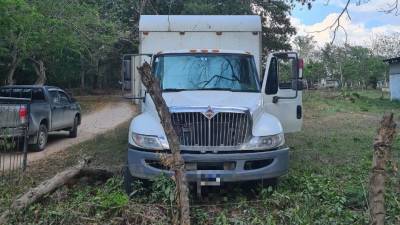 El camión fue localizado en la comunidad de La Guadalupe, municipio de Morazán.