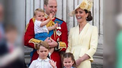 El príncipe William y Kate Middleton publicaron un tierno video de los príncipes George, Charlotte y Louis agradeciendo al National Health Service.