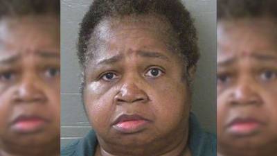 Veronica Posey era prima de la fallecida, Dericka Lindsay .// Foto cárcel del condado de Escambia.