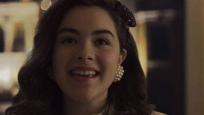 Angie Vázquez interpreta a Diana Correa en el capítulo 8 de 'Luis Miguel, la serie', estrenado este domingo por Telemundo y Netflix.