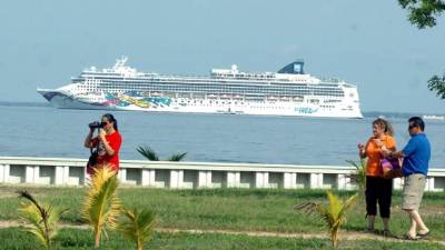Los turistas que vinieron al país en el crucero Joya Noruega se molestaron por la mala atención en Trujillo.