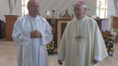 Padre León Jaime Palacios y Monseñor Ángel Garachana.