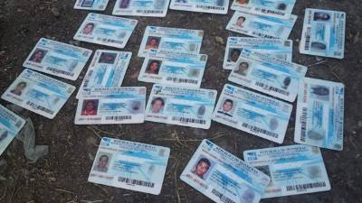 La retención de tarjetas es un delito político.