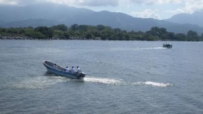 La dársena de la bocana del muelle ceibeño está azolvada desde hace años. Foto: Javier Rosales