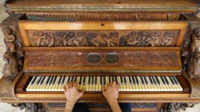 El piano fue fabricado a partir del año 1799.