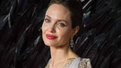 Angelina Jolie está luchando, como muchas madres, con la educación en casa debido al confinamiento por el coronavirus.