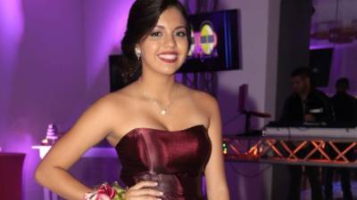 Elena Tercero Gavidia protagonizó una inolvidable celebración con la que fue presentada en sociedad.