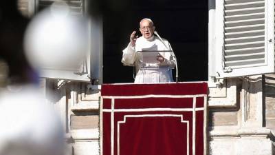 El Papa ha pedido que la paz reine en los países en conflicto y que cese la violencia.
