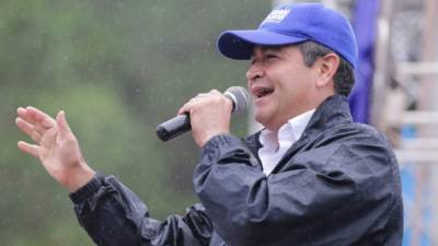 Hernández señaló que el proyecto de viviendas generará miles de empleos.