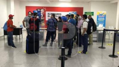 Al llegar a Honduras a los marinos les hicieron pruebas, pero tuvieron que enviar muestras al laboratorio para confirmar.