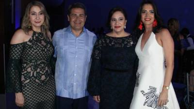 Meivy Castañeda, Juan Orlando y Ana Hernández y Fairuz Larach.