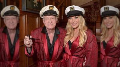 Hugh Hefner y su esposa Crystal Harris.
