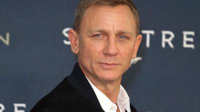 Daniel Craig.