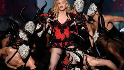 Madonna durante su presentación en los premios Grammy este año.