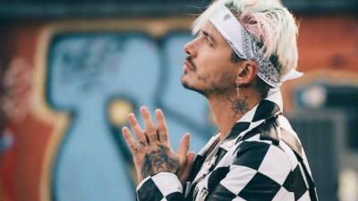 Además de la música, al cantante le apasiona la moda y por ello fue nombrado uno de los embajadores de la Semana de la moda para hombres en Nueva York.