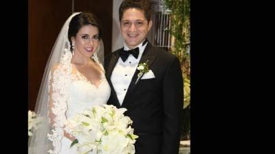Los novios Marian Danielle Ramírez Reina y Arnold Bueso Zepeda.