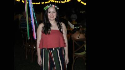 Christiane Rodríguez recibe todo el amor por su enlace con su prometido Jorge Dubón.