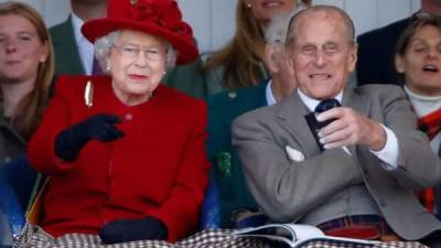 La reina Isabel II pasará su 94 cumpleaños aislada junto a su marido, el duque de Edimburgo.
