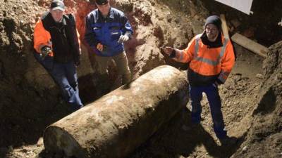 Expertos dicen que la desactivación de la bomba podría tardar mucho tiempo.