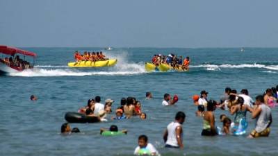 Las playas de Cortés y Omoa están listas para esperarle a usted y a su familia.
