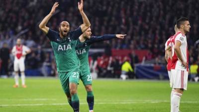 Imagen de los jugadores Spurs en el encuentro de la Champions League frente al Ajax en Amsterdam.