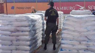 Elementos de la Dirección de Lucha Contra el Narcotráfico (DNLC) en Puerto Cortés.