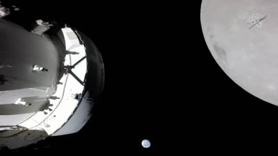 La cápsula se encuentra a 80 millas de la luna y se espera que pueda seguir su vuelo hacia el otro lado del satélite.