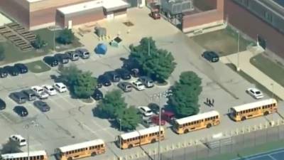 Los medios locales reportaron que los heridos son un adolescente y un adulto. Foto/Twitter