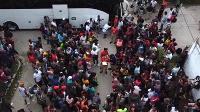 Los migrantes que recibieron visas humanitarias llegaron rápidamente a la frontera entre México y EEUU.