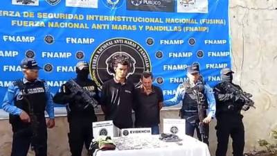 Los supuestos pandilleros fueron presentados por las autoridades de la Fuerza Antimaras y Pandillas.