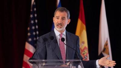 El rey de España, Felipe VI, habla durante el encuentro empresarial España y Puerto Rico ayer, en San Juan.