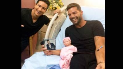 El cantante boricua hizo promocion de su nuevo disco, pero mira la broma que le hicieron en un programa.