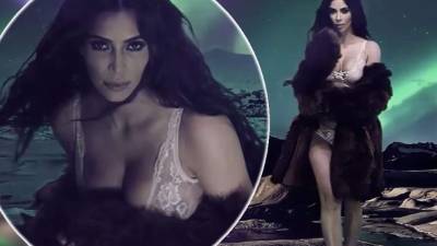 Luego de ser asaltada a punta de pistola el pasado 3 de octubre en un complejo de departamentos de lujo en París, Kim Kardashian vuelve a aparecer en las cámaras.