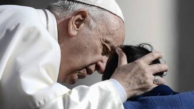 El papa Francisco busca erradicar los abusos en la iglesia católoca a nivel mundial.
