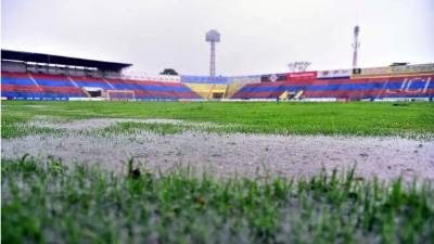 El estadio Ceibeño ha quedado inundado por las lluvias que azotan Honduras y no está acto para albergar el partido que estaba programada para este miércoles Vida-Platense.