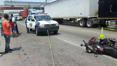 Una mujer murió en el accidente.