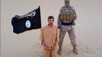 Los yihadistas divulgaron en las redes sociales las imágenes del rehén decapitado.