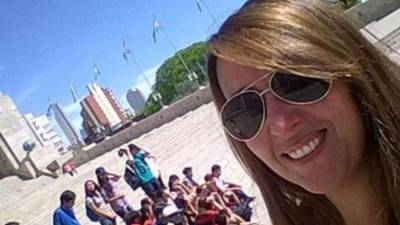 La maestra se burló de las respuestas de su alumna. Foto: Clarín