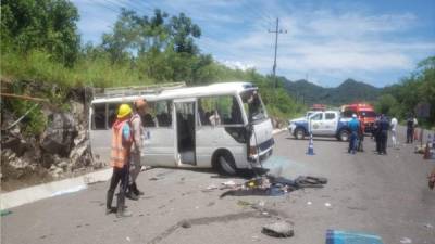 Los bomberos no reportaron por fortuna ninguna persona muerta.