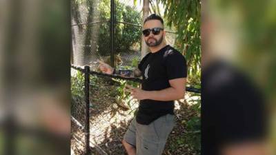 El actor hondureño Alan Mancía estudió teatro en Miami y es amante del arte. Sus tatuajes impresionan, pues son rostros de mujeres perfectamente diseñados.